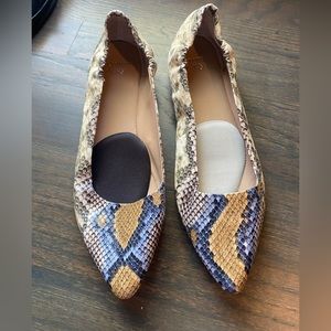 Crown and Ivy faux snakeskin flat shoes sz 8.5